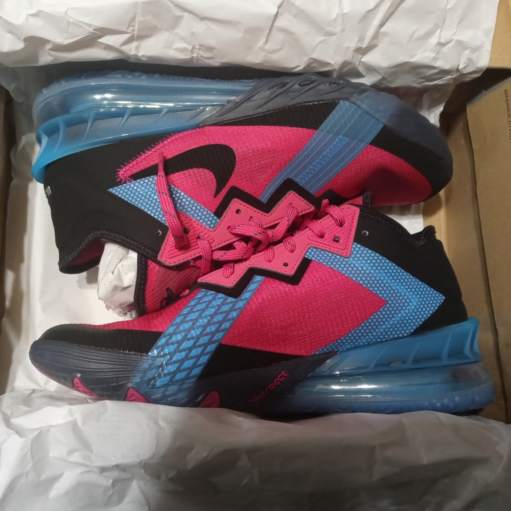 Men's Nike lebron xvIII low fireburry,black,lt blue fury sz 10.5